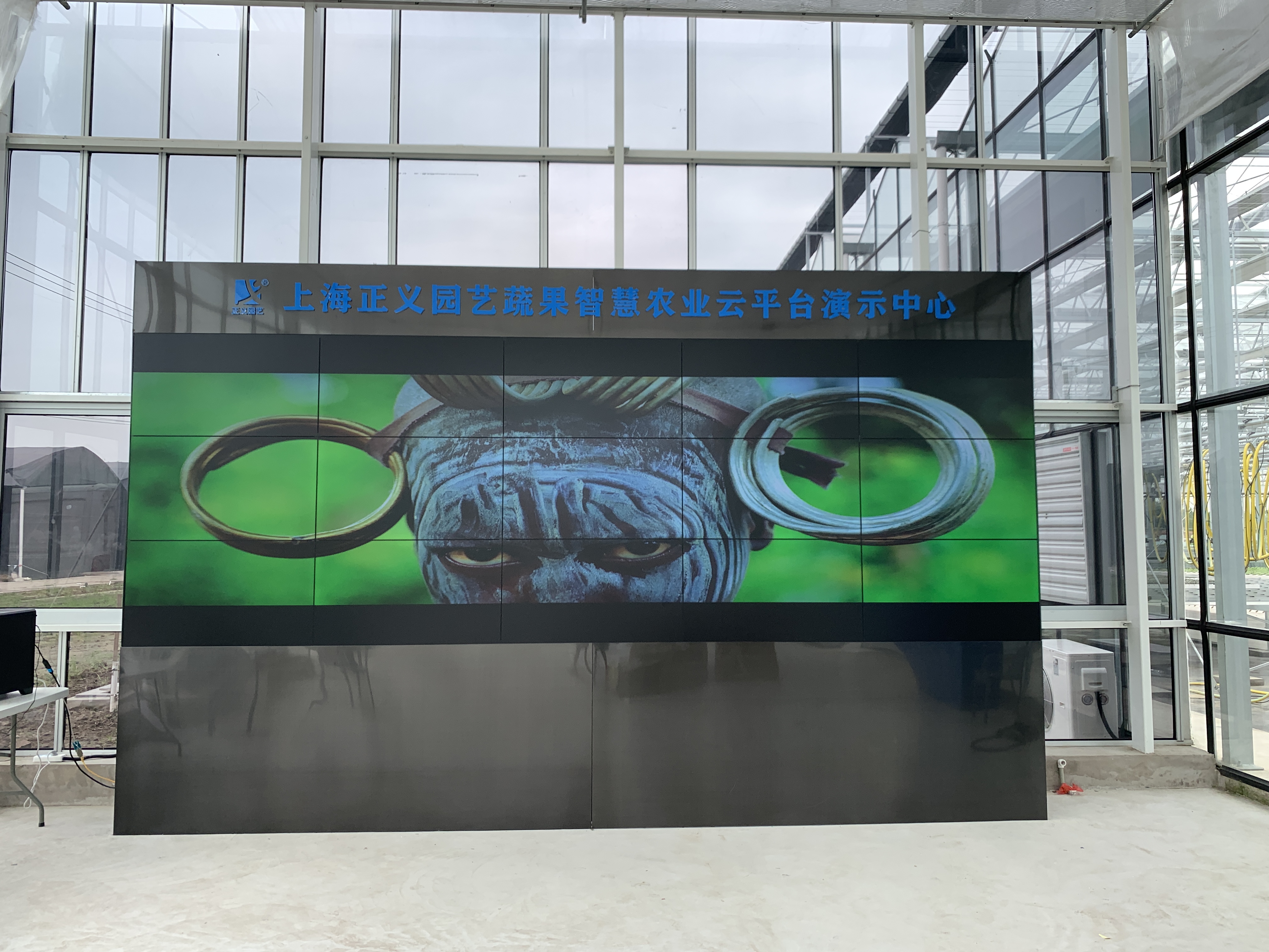 “揭秘'零拼縫'LED墻:如何讓會(huì)議室變成科幻指揮中心